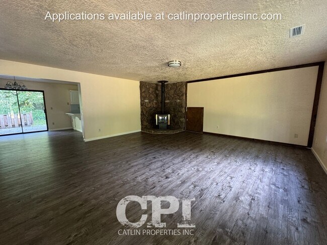 Building Photo - 671 Ragland Rd