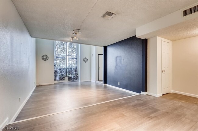 Building Photo - 6506 Ironbark Ln