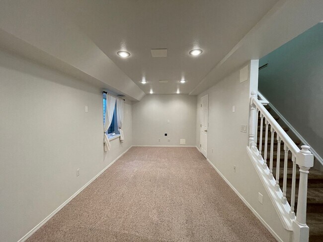 Building Photo - 1031 Mercury Dr