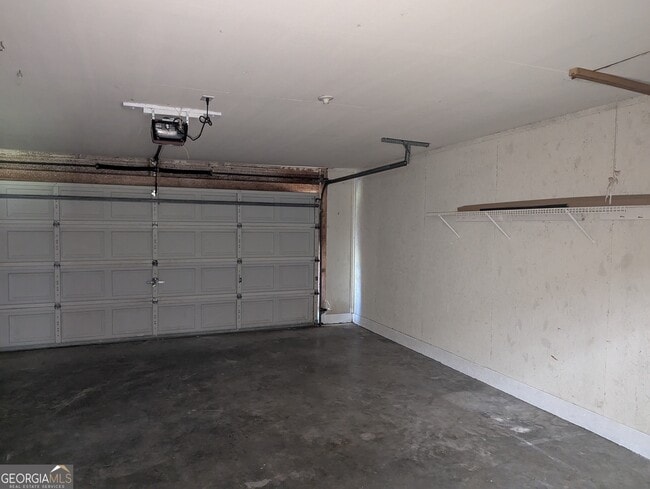 Building Photo - 502 Greenbay Ave