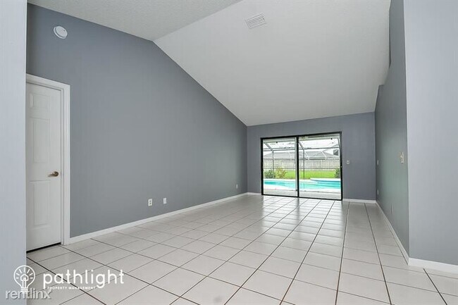 Building Photo - 4 br, 2 bath House - 3213 Stevenson Street...