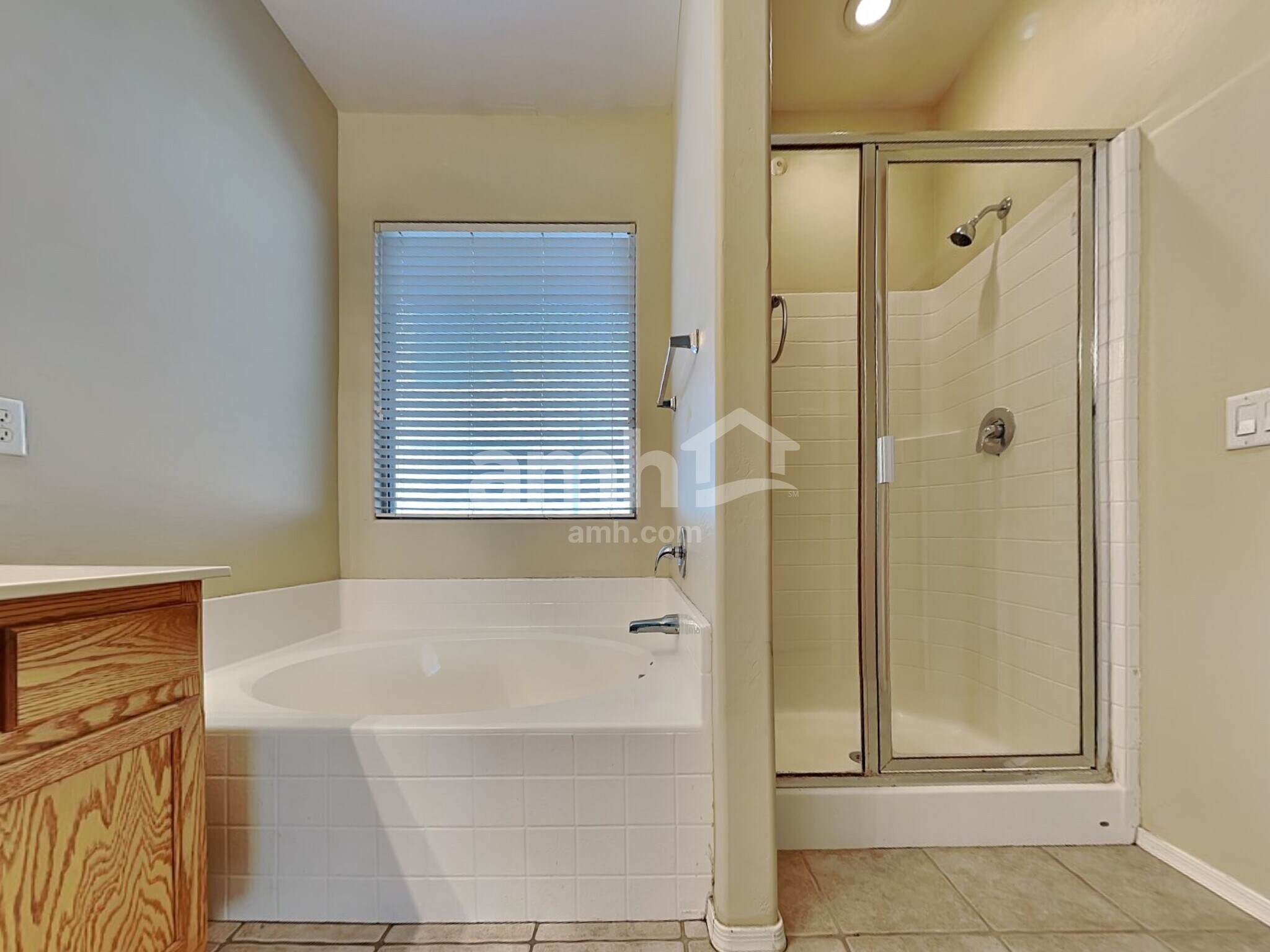 Building Photo - 3862 S Stallion Dr