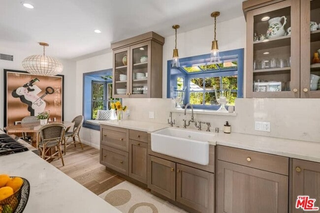 Building Photo - 3266 Mandeville Canyon Rd