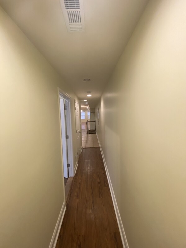 Building Photo - 1600 Light St