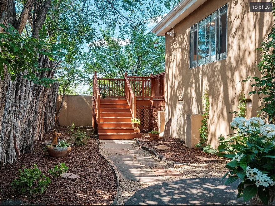 Building Photo - 607 Pinon Dr