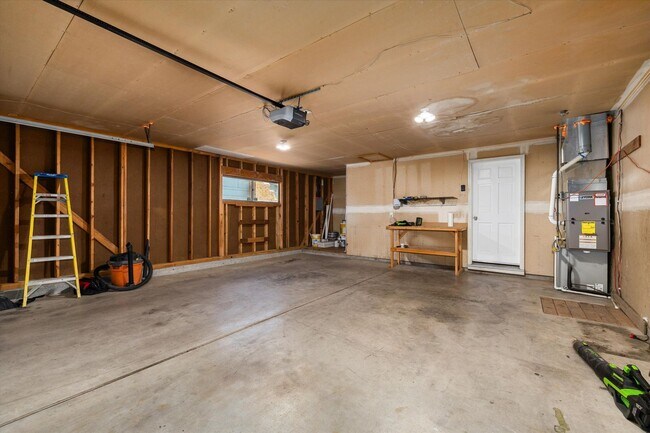 Building Photo - 3 Bed + Bonus in West Boise!