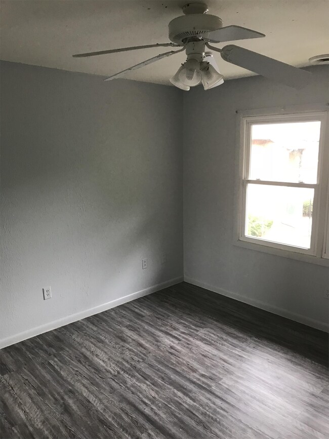 Building Photo - 252 Mayfield Ave