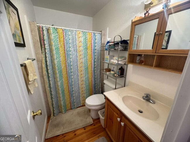 Building Photo - 664 Fox Run Dr