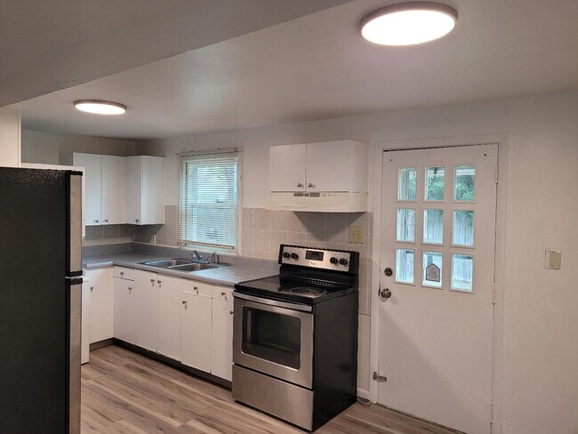 Building Photo - 3501 Commerce St