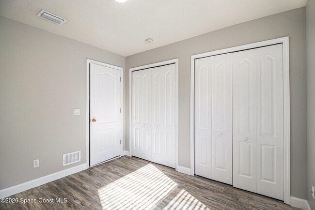 Building Photo - 1667 Desco