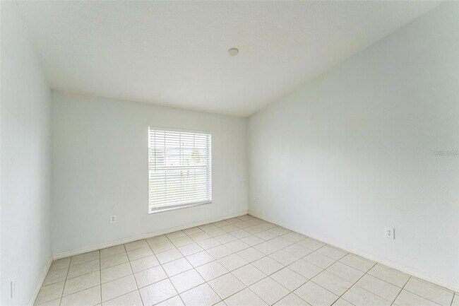 Building Photo - 205 Golf Aire Blvd