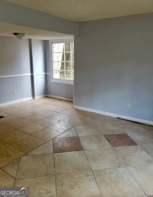 Building Photo - 1172 Forest Villa Dr NW