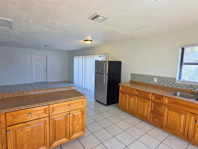 Building Photo - 928 S Federal Hwy