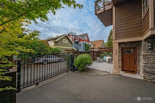 Primary Photo - 3Bd/2.5Ba Seattle Townhouse