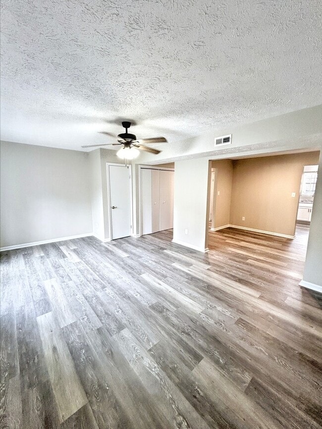Building Photo - 359 Deputy Ln