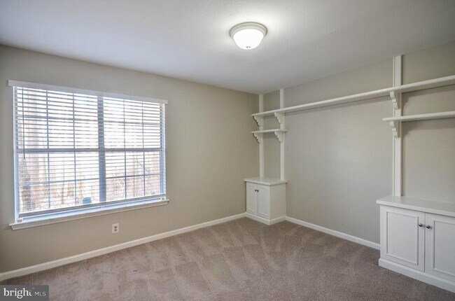 Building Photo - 10715 Hampton Mill Terrace