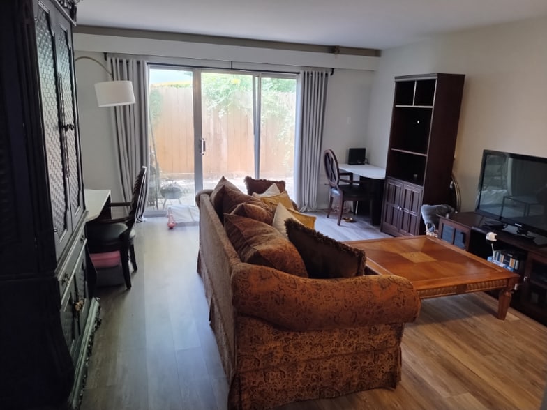 Building Photo - 8802 Ilona Ln