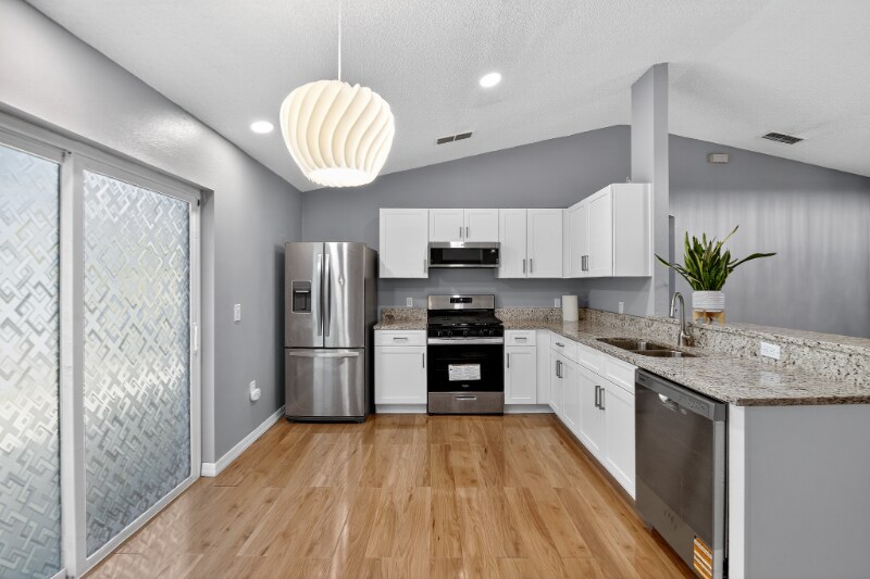 Building Photo - 4 Starling Dr