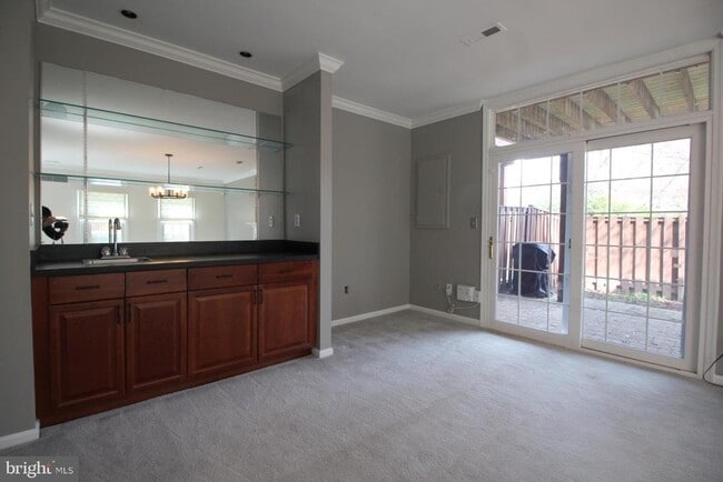 Building Photo - 6423 Little Potters Ln