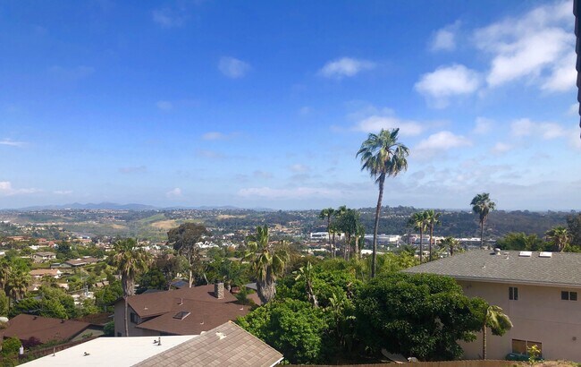 Building Photo - Gorgeous 2 Bed with Views East to the Moun...