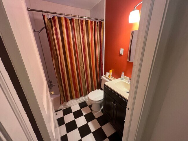 Building Photo - 3700 Carnes Ave