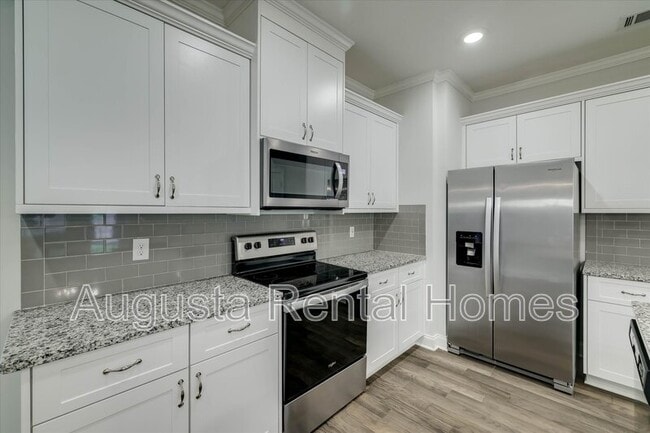 Building Photo - 504 Vinings Dr