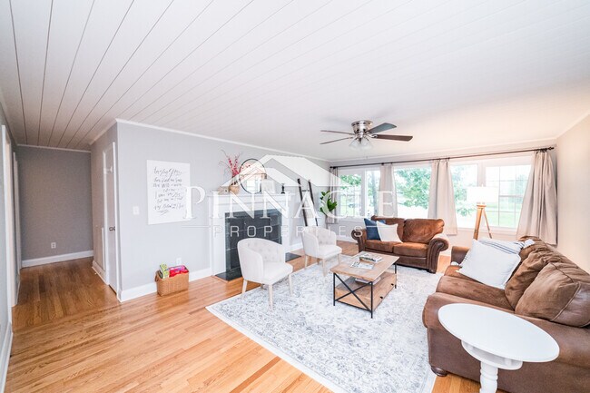 Living Room - 126 Tomahawk Industrial Park