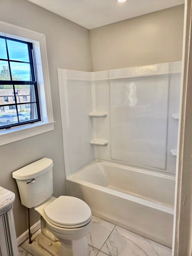 Building Photo - 69 Homestead Ln