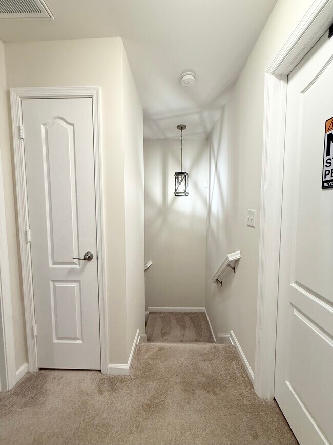 Building Photo - 410 Oakstone Trl