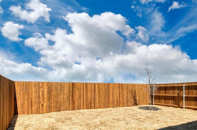 Building Photo - 641 Fallow Dr