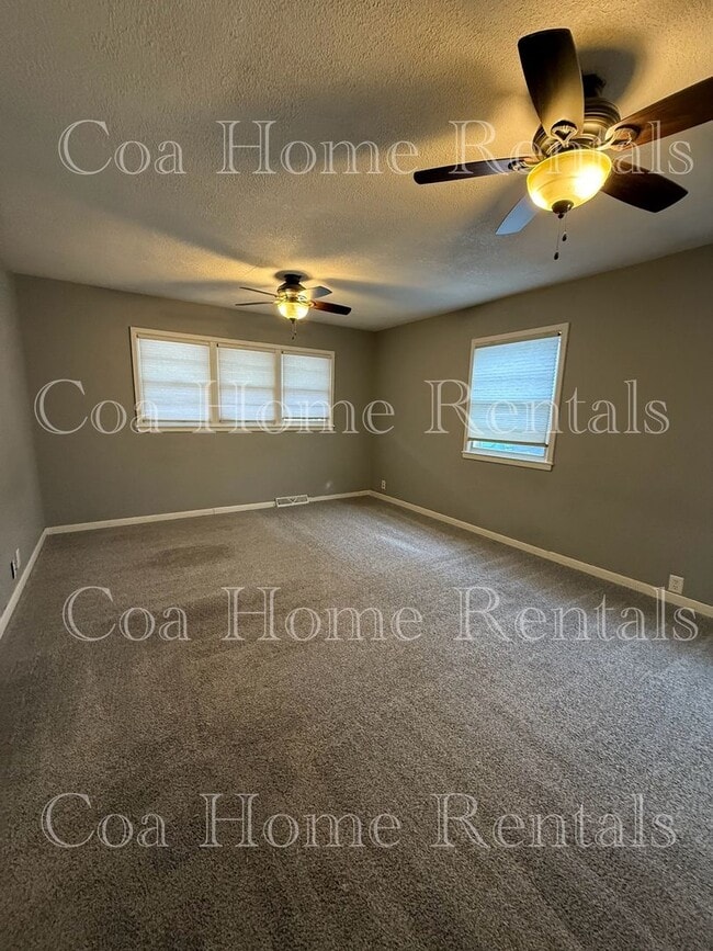 Building Photo - Prairie Park addition