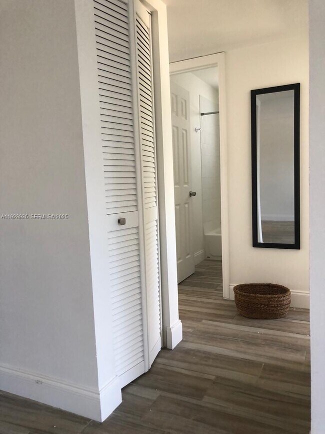 Building Photo - 665 NE 83rd Terrace