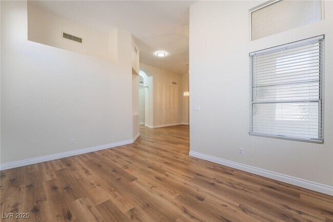 Building Photo - 8250 Fox Tail Way