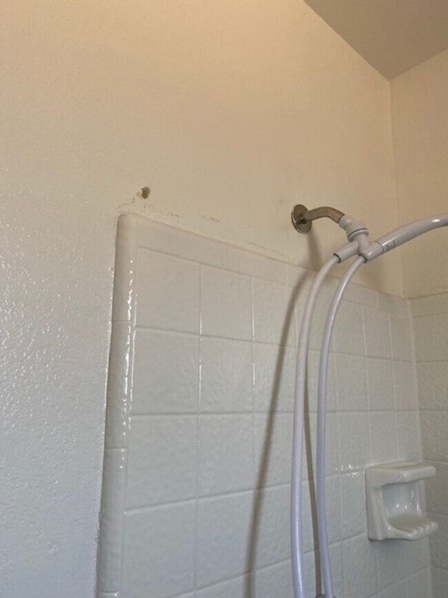 Building Photo - $1,975 For Lease SFH 3 Beds-2 Baths-2 Car ...