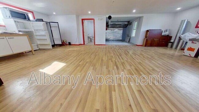 Building Photo - 4 Ten Eyck Ave