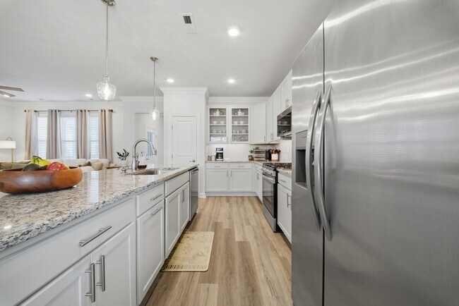 Building Photo - 2238 Sanibel Ln