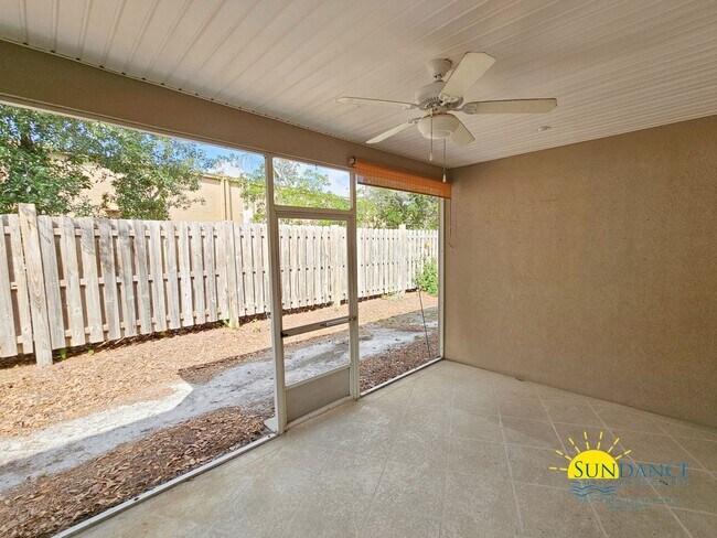 Building Photo - Gorgeous 3 Bedroom Townhouse in Miramar Beach
