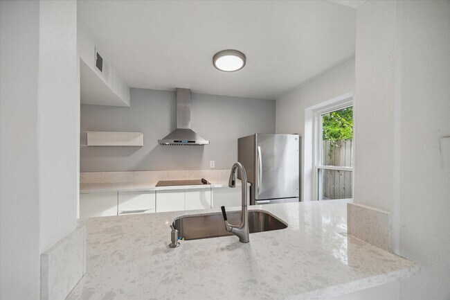 Building Photo - 505 Westcott St