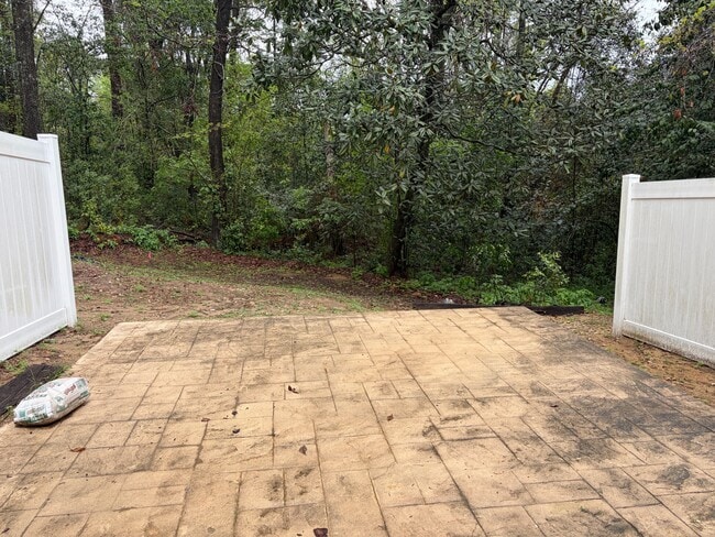 Building Photo - 2052 Darnell Cir