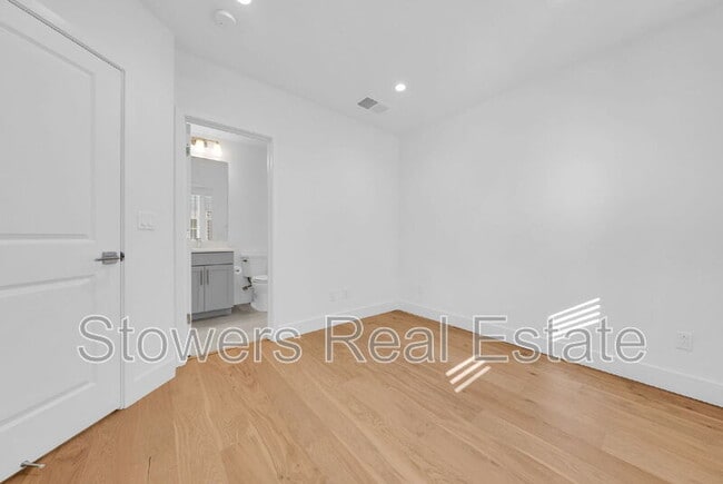 Building Photo - 3001 Ivory Ter