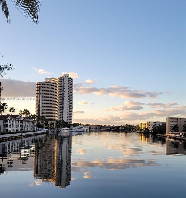 Building Photo - 18151 NE 31st Ct