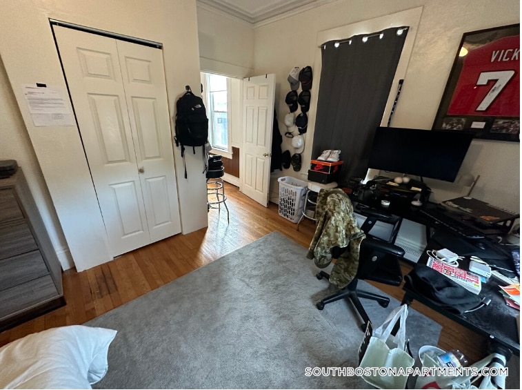 Building Photo - 53 W Seventh St