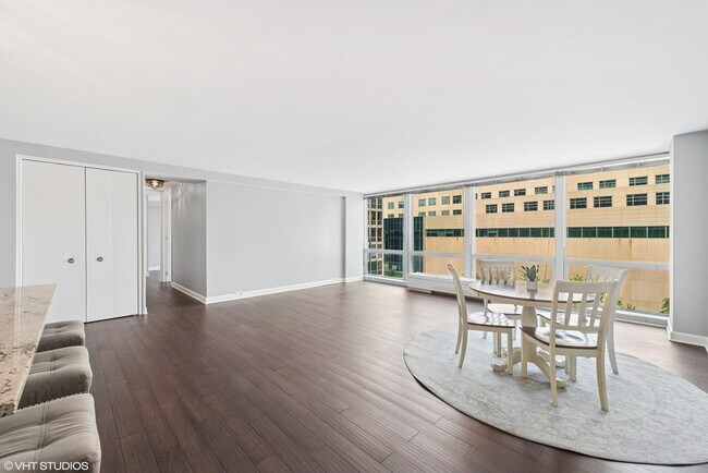 Building Photo - 330 W Diversey Pkwy