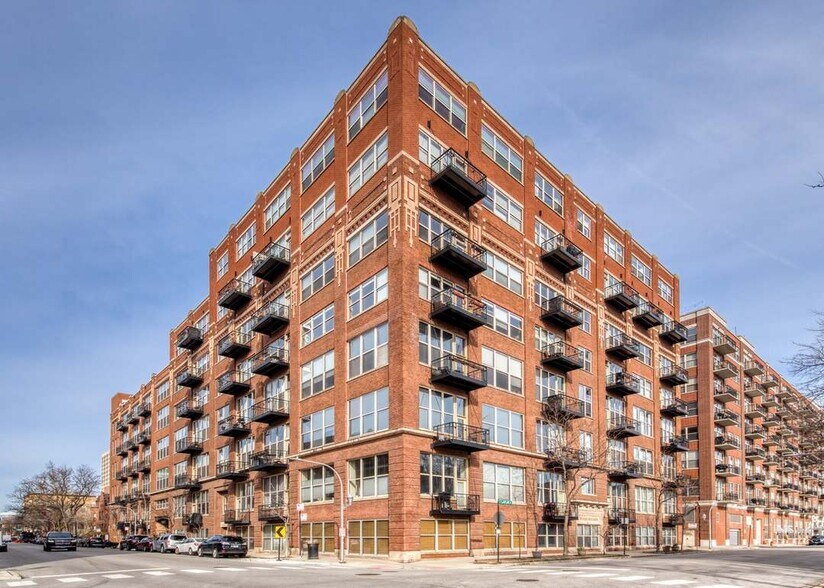 Building Photo - 1500 W Monroe St