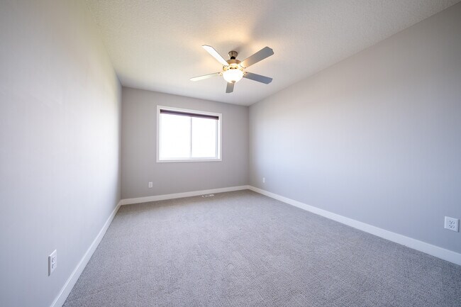 Building Photo - 14306 Acer Ave