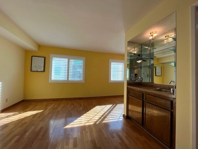 Building Photo - READY FOR MOVE-IN! 2+2.5 w/bonus room + al...