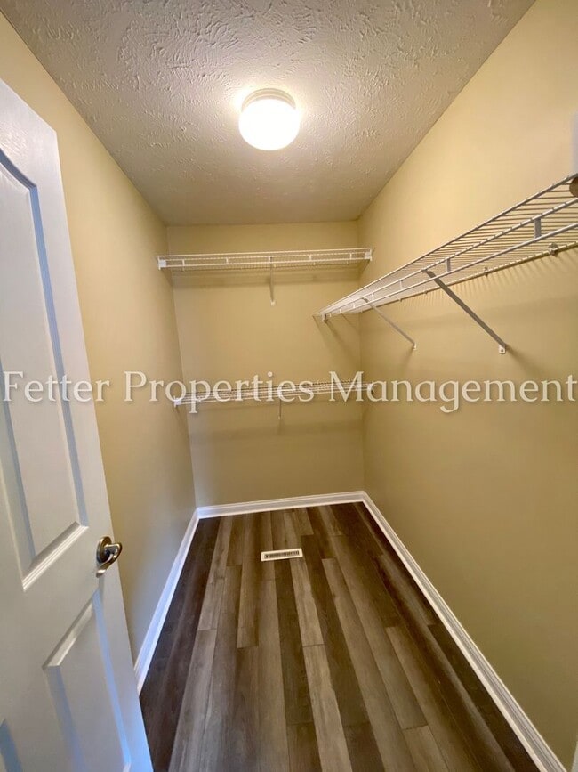 Building Photo - Gorgeous 3 Bedroom Newburgh Home!
