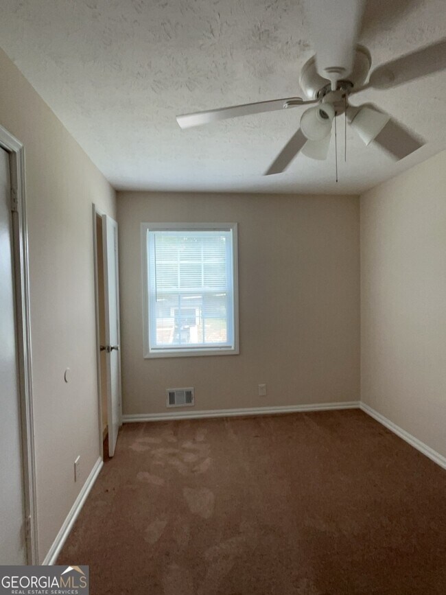 Building Photo - 1430 High Meadow Dr
