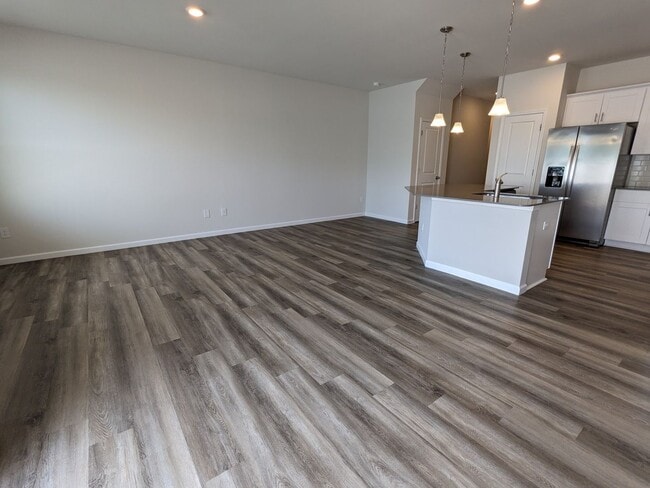 Building Photo - 3 BEDROOM TOWNHOME DOWNTOWN CONCORD-GREENW...