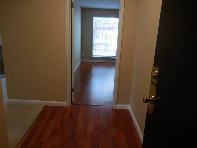Interior Photo - 36 - 3300 Kempton Avenue